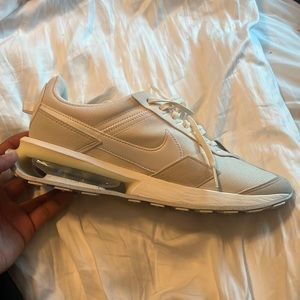 Nike Air Max Pre Day Sneakers Shoes White Silver DM0001-100 Womens Size 11 New